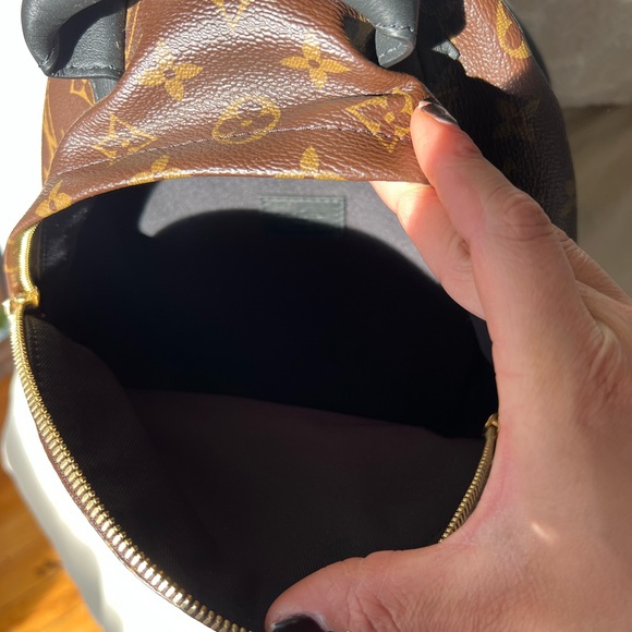 Authentic Louis Vuitton Palm Springs MM backbag. In Pristine Condition. - Picture 8 of 8